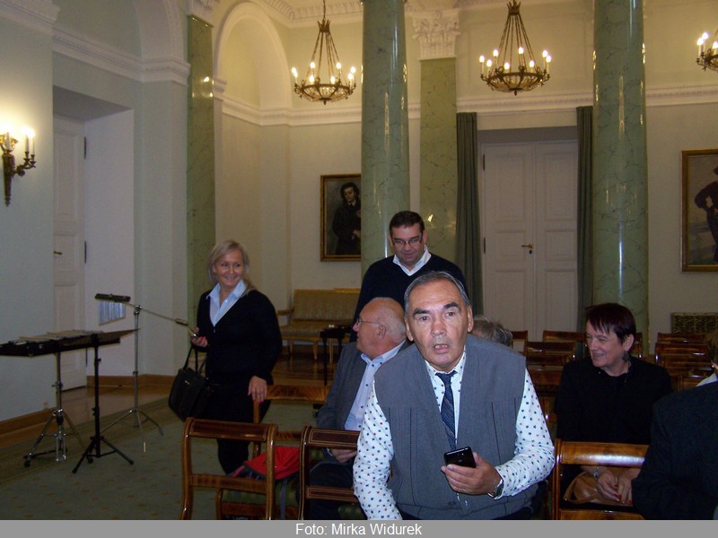n_100_8835.jpg